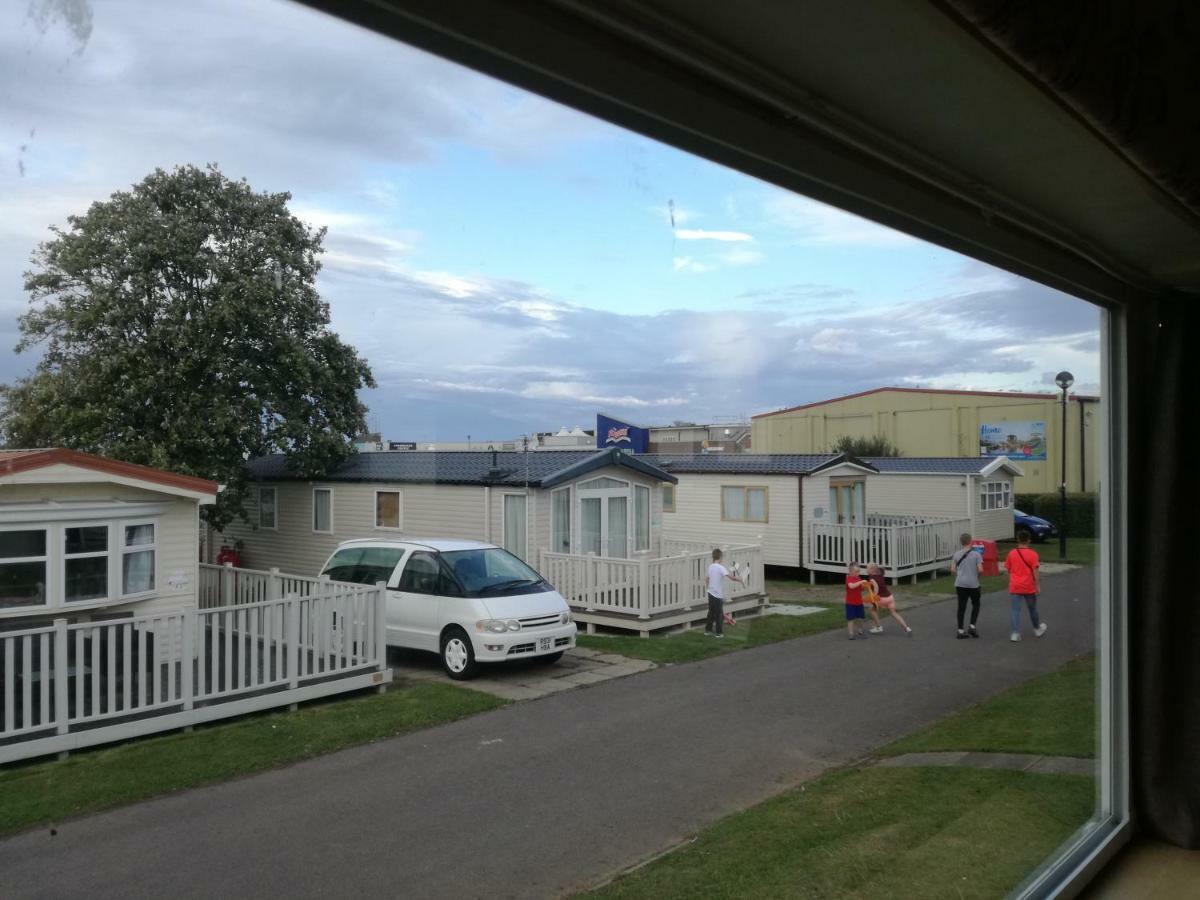Happy Days Caravan Primrose Valley Filey Esterno foto
